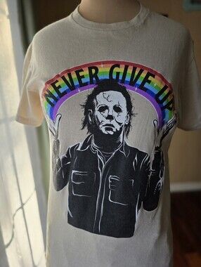 Michael Myers Never Give Up Horror Graphic Tee Rainbow Cropped T-Shirt Small